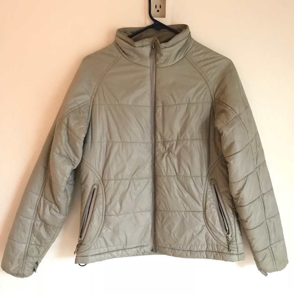 Silver puffer jacket L